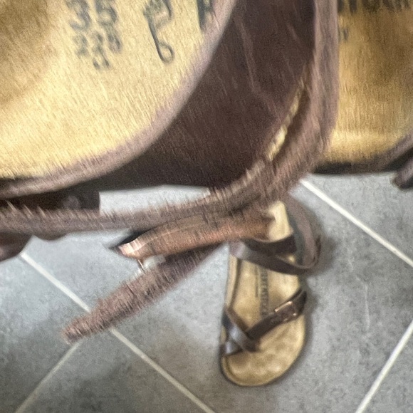 Size 5 Birkenstock Yara Oiled Leather Sandal - Picture 6 of 7